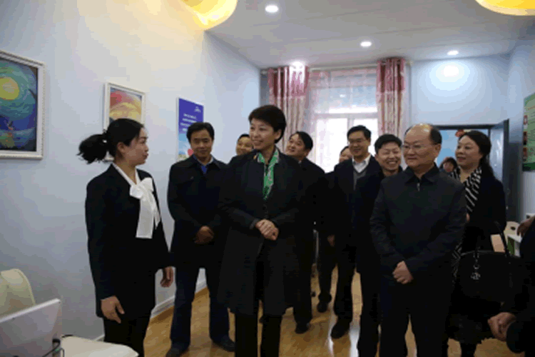 信阳市心理卫生协会在胜利路学校举行&ldquo;心理健康督导点&rdquo;揭牌仪式